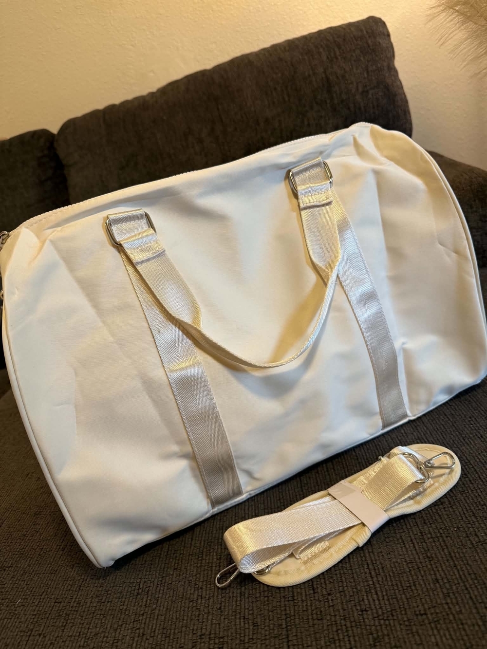 Alo Cream Duffel Bag with Medium Size Removable Strap and Side Zip Compartment - Picture 2 of 9